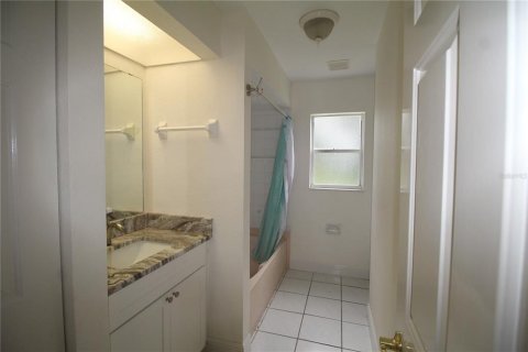 House in North Port, Florida 3 bedrooms, 132.76 sq.m. № 1916883 - photo 6