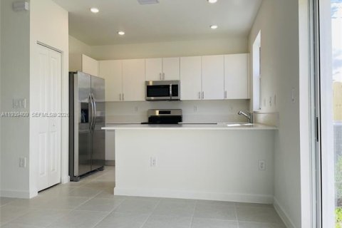 Villa ou maison à louer à Homestead, Floride: 4 chambres, 148.55 m2 № 1997414 - photo 3