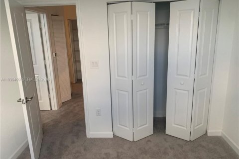 Villa ou maison à louer à Homestead, Floride: 4 chambres, 148.55 m2 № 1997414 - photo 9