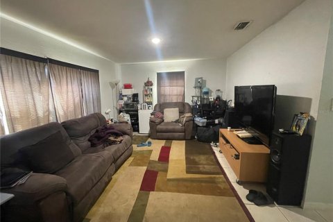 House in Tampa, Florida 3 bedrooms, 97.55 sq.m. № 1517961 - photo 4