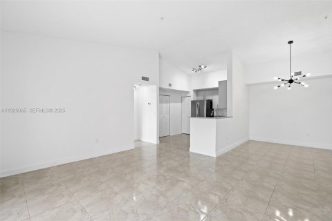 Condo in Davie, Florida, 2 bedrooms  № 1990887 - photo 8