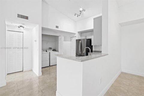 Condo in Davie, Florida, 2 bedrooms  № 1990887 - photo 6