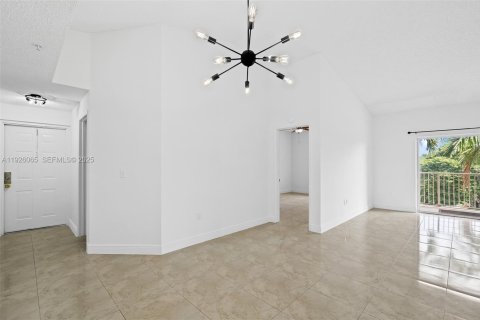 Condo in Davie, Florida, 2 bedrooms  № 1990887 - photo 10