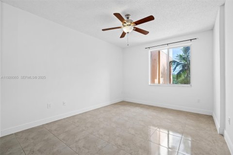 Condo in Davie, Florida, 2 bedrooms  № 1990887 - photo 19