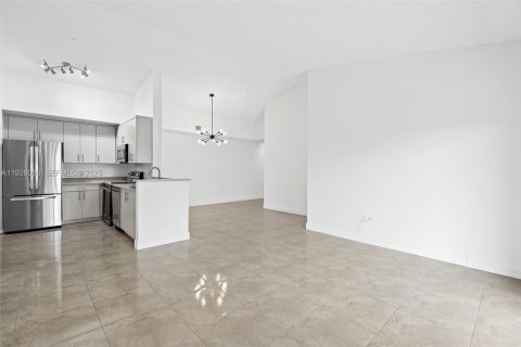 Condo in Davie, Florida, 2 bedrooms  № 1990887 - photo 7