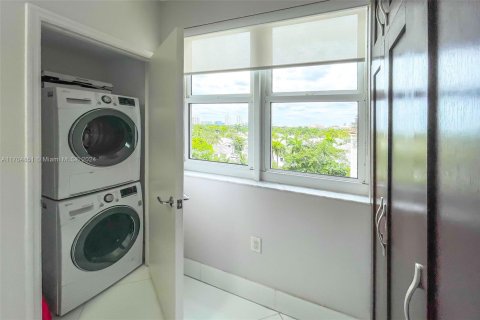 Condo in Aventura, Florida, 2 bedrooms № 1921064 - photo 6