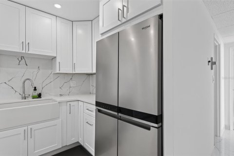 Condo in Clearwater, Florida, 2 bedrooms  № 2235990 - photo 9