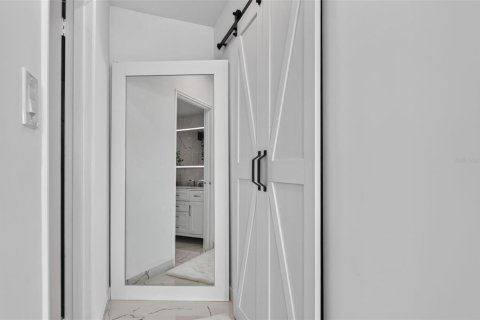 Condo in Clearwater, Florida, 2 bedrooms  № 2235990 - photo 25