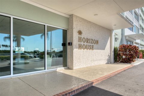 Condo in Clearwater, Florida, 2 bedrooms  № 2235990 - photo 5