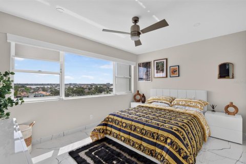Condo in Clearwater, Florida, 2 bedrooms  № 2235990 - photo 22