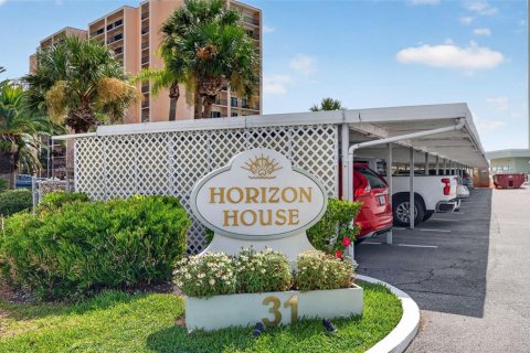 Condo in Clearwater, Florida, 2 bedrooms  № 2235990 - photo 4