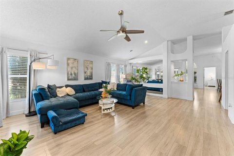 Villa ou maison à vendre à Apopka, Floride: 3 chambres, 157.19 m2 № 2349973 - photo 4