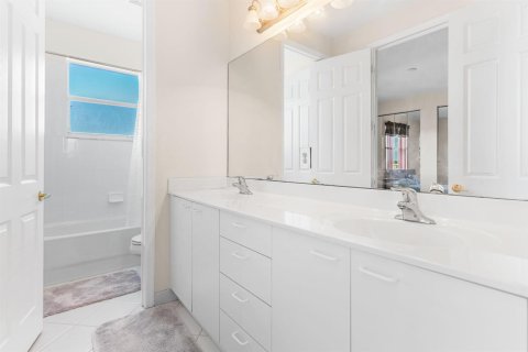 House in Wellington, Florida 6 bedrooms, 387.22 sq.m. № 2082137 - photo 29