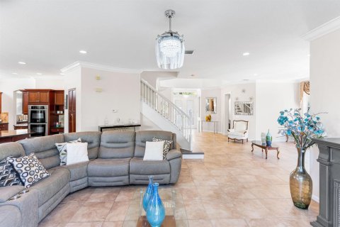 House in Wellington, Florida 6 bedrooms, 387.22 sq.m. № 2082137 - photo 12