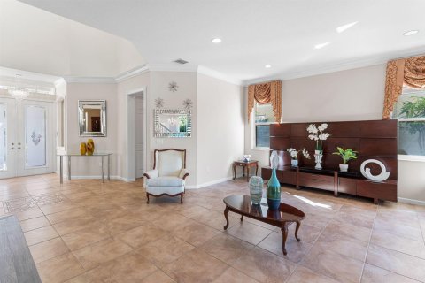 House in Wellington, Florida 6 bedrooms, 387.22 sq.m. № 2082137 - photo 15