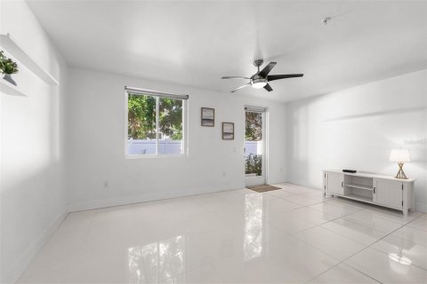 Touwnhouse à vendre à Winter Park, Floride: 4 chambres, 241.73 m2 № 2195821 - photo 24