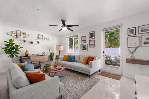 Touwnhouse à vendre à Winter Park, Floride: 4 chambres, 241.73 m2 № 2195821 - photo 3