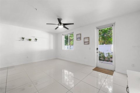 Touwnhouse à vendre à Winter Park, Floride: 4 chambres, 241.73 m2 № 2195821 - photo 23