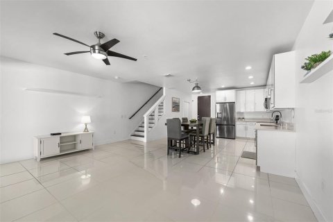 Touwnhouse à vendre à Winter Park, Floride: 4 chambres, 241.73 m2 № 2195821 - photo 25