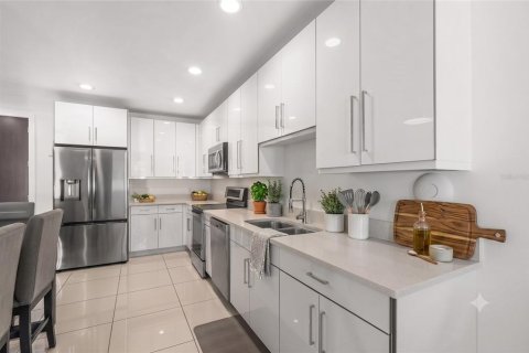 Touwnhouse à vendre à Winter Park, Floride: 4 chambres, 241.73 m2 № 2195821 - photo 6