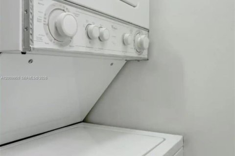 Купить кондоминиум в Майами, Флорида 2 спальни, 76.64м2, № 2090203 - фото 21