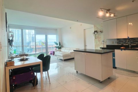 Condo in Miami, Florida, 3 bedrooms  № 1921156 - photo 3