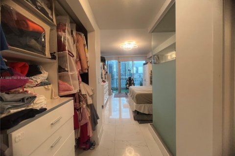Condo in Miami, Florida, 3 bedrooms  № 1921156 - photo 17