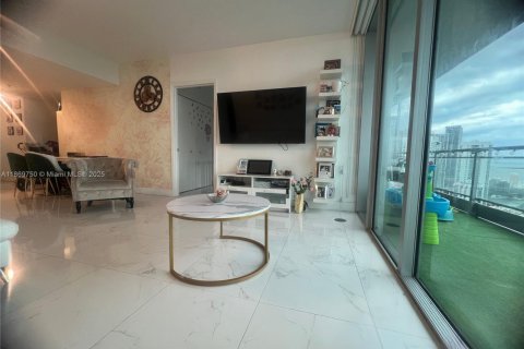 Condo in Miami, Florida, 3 bedrooms  № 1921156 - photo 7