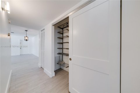Купить кондоминиум в Майами, Флорида 2 спальни, 81.38м2, № 2029240 - фото 9