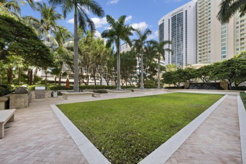 Condo in Fort Lauderdale, Florida, 2 bedrooms  № 2382907 - photo 27