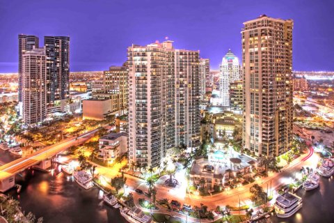 Condo in Fort Lauderdale, Florida, 2 bedrooms  № 2382907 - photo 3