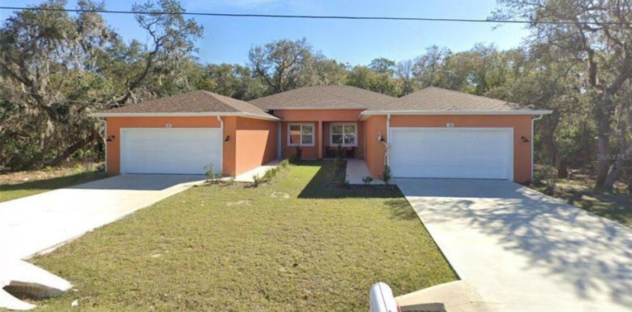 Commercial property in Palm Coast, Florida 8 bedrooms, 287.44 sq.m. № 2377772