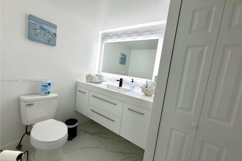Снять в аренду кондоминиум в Халландейл-Бич, Флорида 2 спальни, 214.14м2, № 2004196 - фото 16