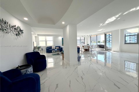 Снять в аренду кондоминиум в Халландейл-Бич, Флорида 2 спальни, 214.14м2, № 2004196 - фото 6