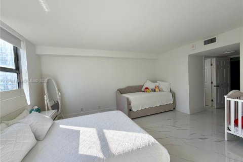 Снять в аренду кондоминиум в Халландейл-Бич, Флорида 2 спальни, 214.14м2, № 2004196 - фото 14