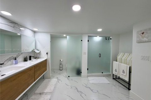 Снять в аренду кондоминиум в Халландейл-Бич, Флорида 2 спальни, 214.14м2, № 2004196 - фото 20