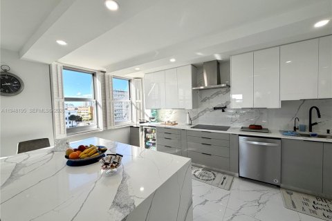 Снять в аренду кондоминиум в Халландейл-Бич, Флорида 2 спальни, 214.14м2, № 2004196 - фото 3