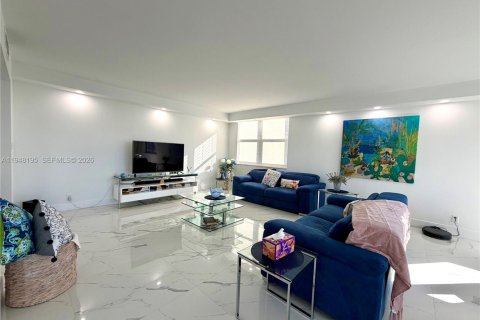 Снять в аренду кондоминиум в Халландейл-Бич, Флорида 2 спальни, 214.14м2, № 2004196 - фото 8