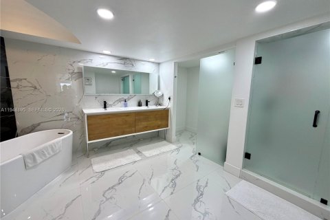 Снять в аренду кондоминиум в Халландейл-Бич, Флорида 2 спальни, 214.14м2, № 2004196 - фото 22