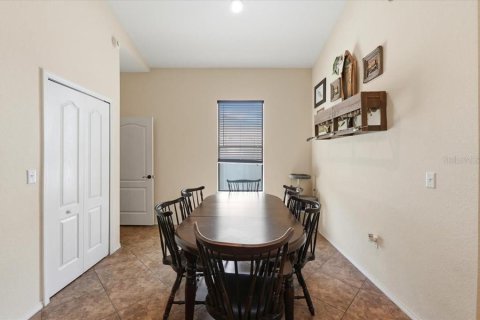House in Bartow, Florida 4 bedrooms, 186.73 sq.m. № 2151160 - photo 24