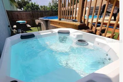 House in Venice, Florida 2 bedrooms, 95.78 sq.m. № 2318748 - photo 4