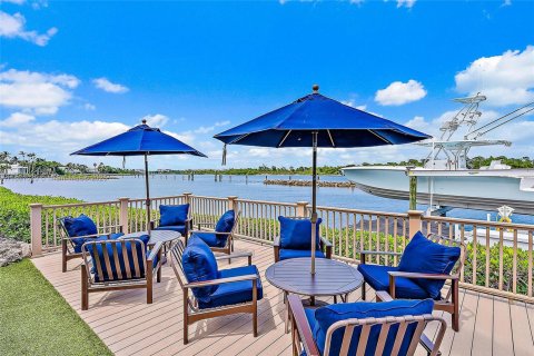 House in Jupiter, Florida 6 bedrooms, 1784.28 sq.m. № 1889481 - photo 14