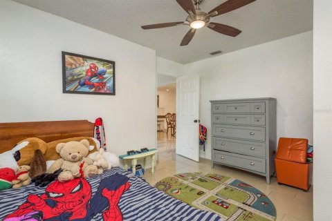 House in Saint Petersburg, Florida 5 bedrooms, 197.88 sq.m. № 1584823 - photo 20