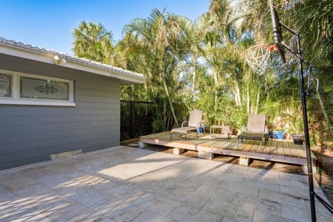 House in Saint Petersburg, Florida 5 bedrooms, 197.88 sq.m. № 1584823 - photo 25