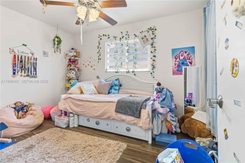 House in Cutler Bay, Florida 4 bedrooms, 162.02 sq.m. № 2064306 - photo 17