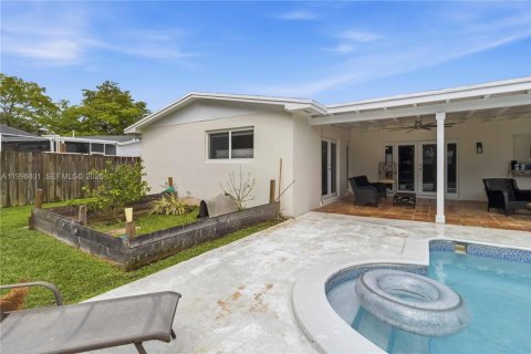 House in Cutler Bay, Florida 4 bedrooms, 162.02 sq.m. № 2064306 - photo 28