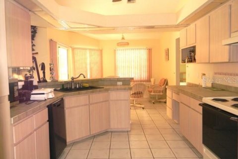 Casa en alquiler en Punta Gorda, Florida, 3 dormitorios, 191.84 m2 № 213078 - foto 2
