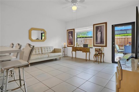 Casa en alquiler en Homestead, Florida, 4 dormitorios, 176.89 m2 № 1951990 - foto 8
