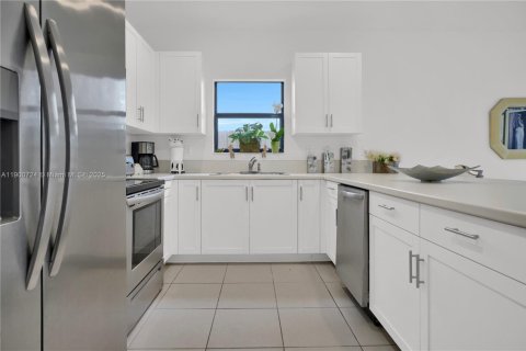 Casa en alquiler en Homestead, Florida, 4 dormitorios, 176.89 m2 № 1951990 - foto 7