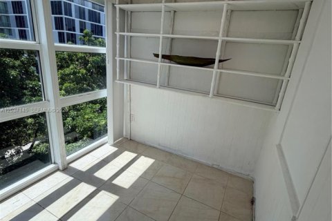 Condo in Sunny Isles Beach, Florida, 1 bedroom № 2086773 - photo 8